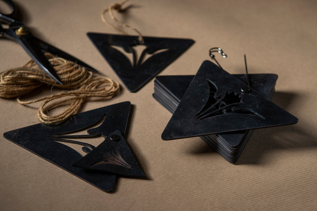 14 Inspired uses of our black steel thistle insignia....
